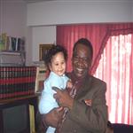 Dr. Lopold Kumbakisaka avec son 3me petit-fils Leonides (Canada 2009)