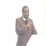 DR. Lopold Jean-Paul Choppard Useni Yumbi Kumbakisaka au cours d'un partage de la parole  ...