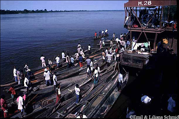 Voyage en bateau sur le fleuve Congo