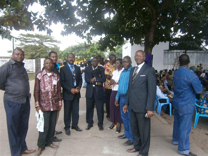 Lors du dcs de Nicolas Manzila Ngwey  Kinshasa en 2012 avec quelques amis de Lunkobo