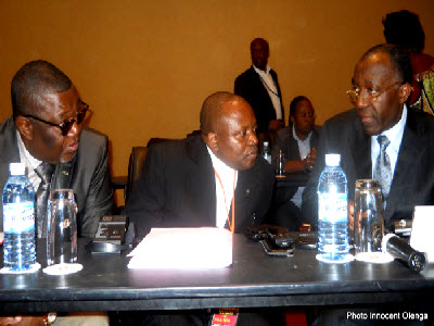 Charles Okoto, Apolinaire Malu Malu et Raymond Tshibanda, three members of the Congolese delegation at the Kampala peace talks