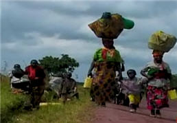Congolese civilians flee Laurent Nkunda rebels
