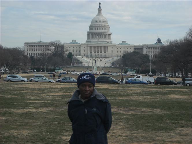 Ramazani devant le Capitol (Washington DC)