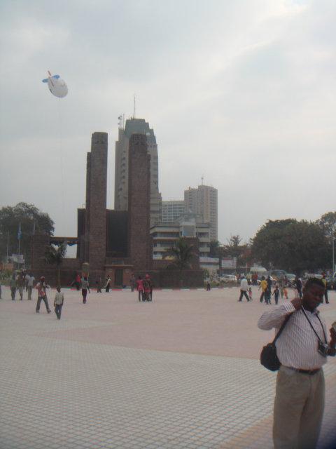 Kinshasa, place de l'indépendance (ex. gare centrale).
