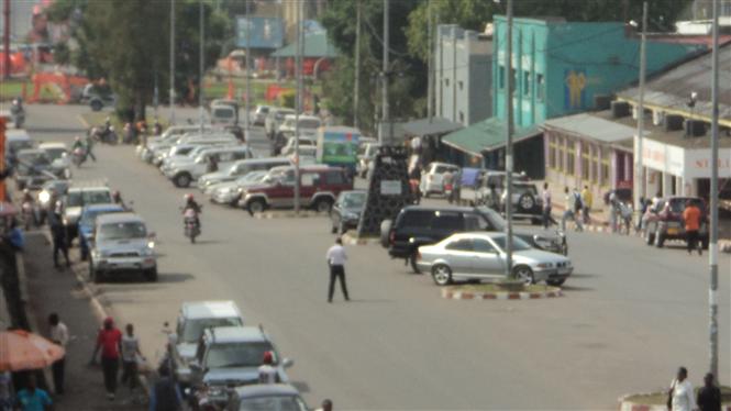 La ville de Goma; boulevard KANYAMUHANGA, vers le rond point BDGL